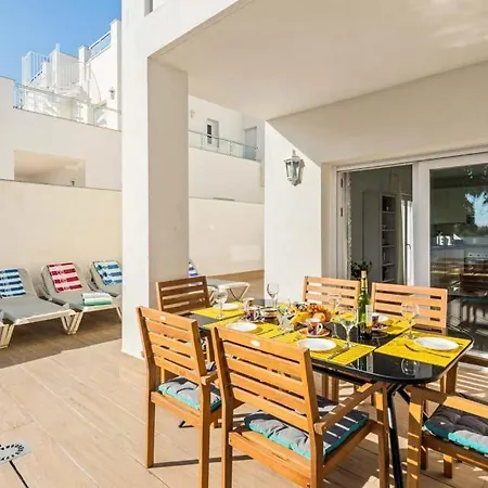 Sleeps 6 With Pool Air Con And Wifi Villa